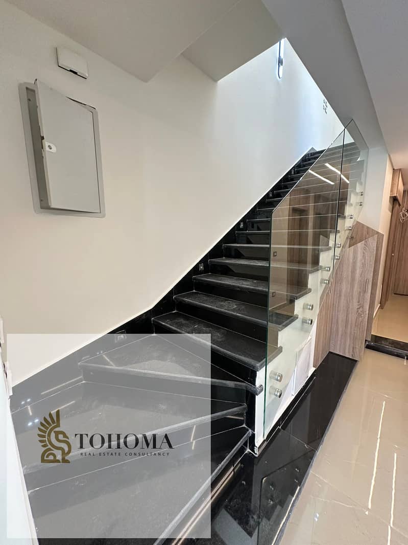 2 04736438-d777-4517-9642-befa2f3b1966. jpg