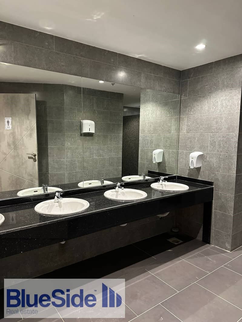 3 WhatsApp Image 2025-12-04 at 3.31. 31 PM (1). jpg