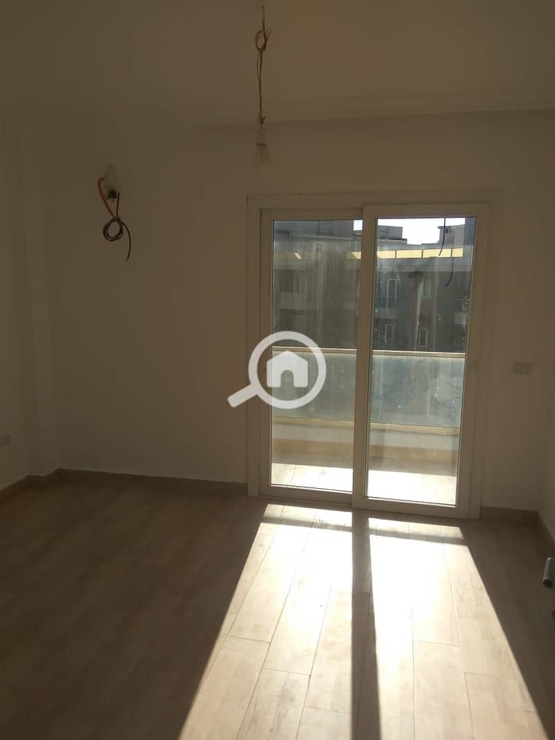 10 2c23f384-fe88-4273-8b1c-49facc665a37. jpg