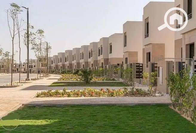 7 8371896-55b96o. jpg