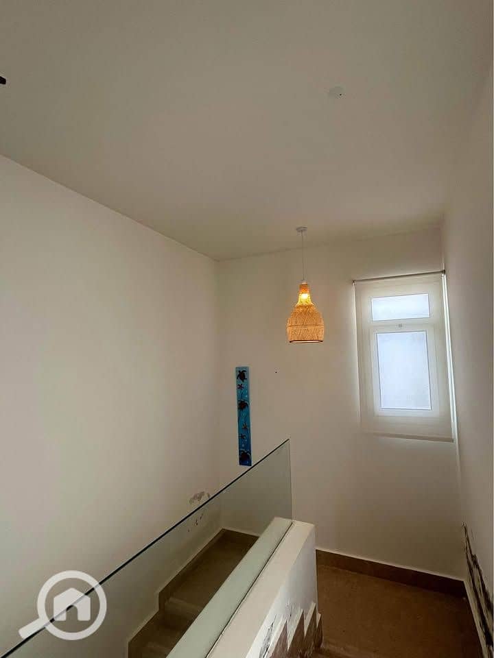 7 WhatsApp Image 2025-12-11 at 14.59. 53 (1). jpeg