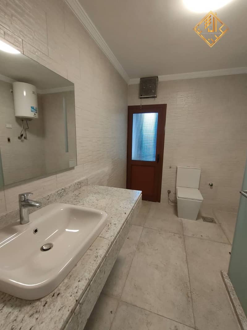 8 WhatsApp Image 2025-09-20 at 18.04. 45 (2). jpeg