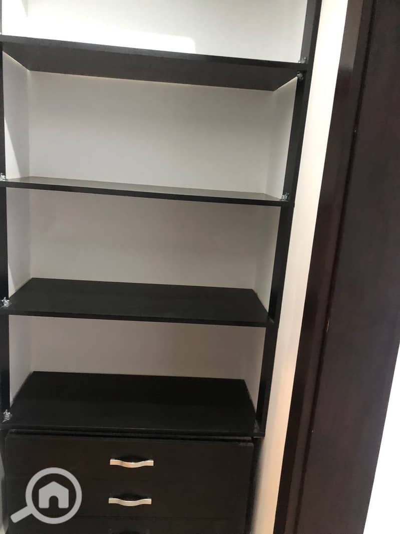 5 ec0f3c81-d955-4b16-b118-f959a8f9fdae. jpg