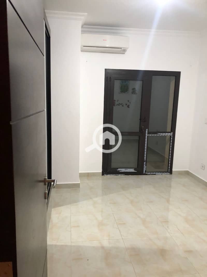 9 b318581c-ad81-4c4f-9390-a1148fa31ca3. jpg