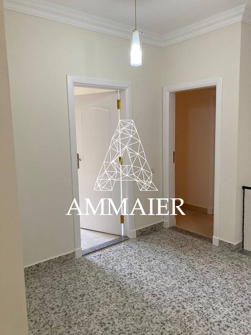 9 099b0121-de30-4526-90ad-b563d87384f6. jpg