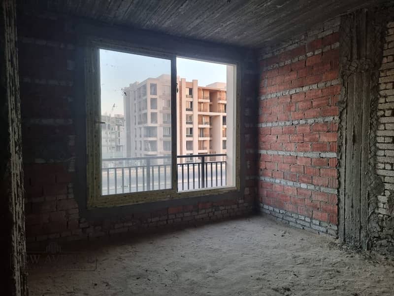 4 WhatsApp Image 2025-12-10 at 11.24. 29_7b9cce36. jpg