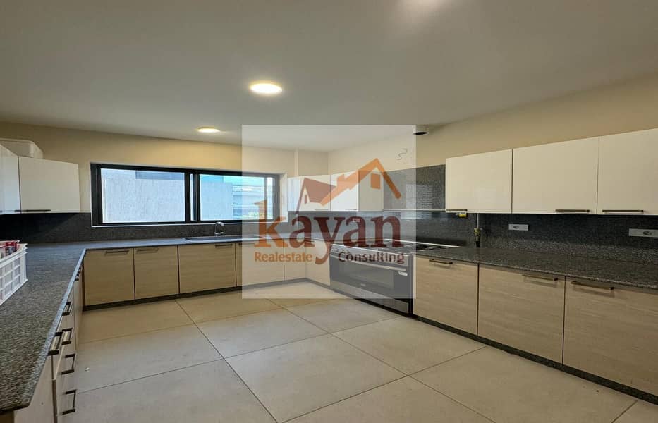 12 4b24579e-5a2b-4e7d-86d0-a5a369ecc082. jpg