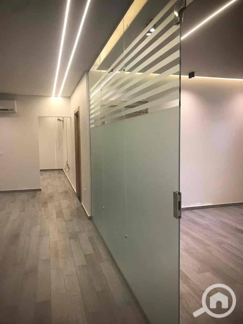 5 9493c1bb-a103-4258-a0f3-e5c5ae6763f3. jpg