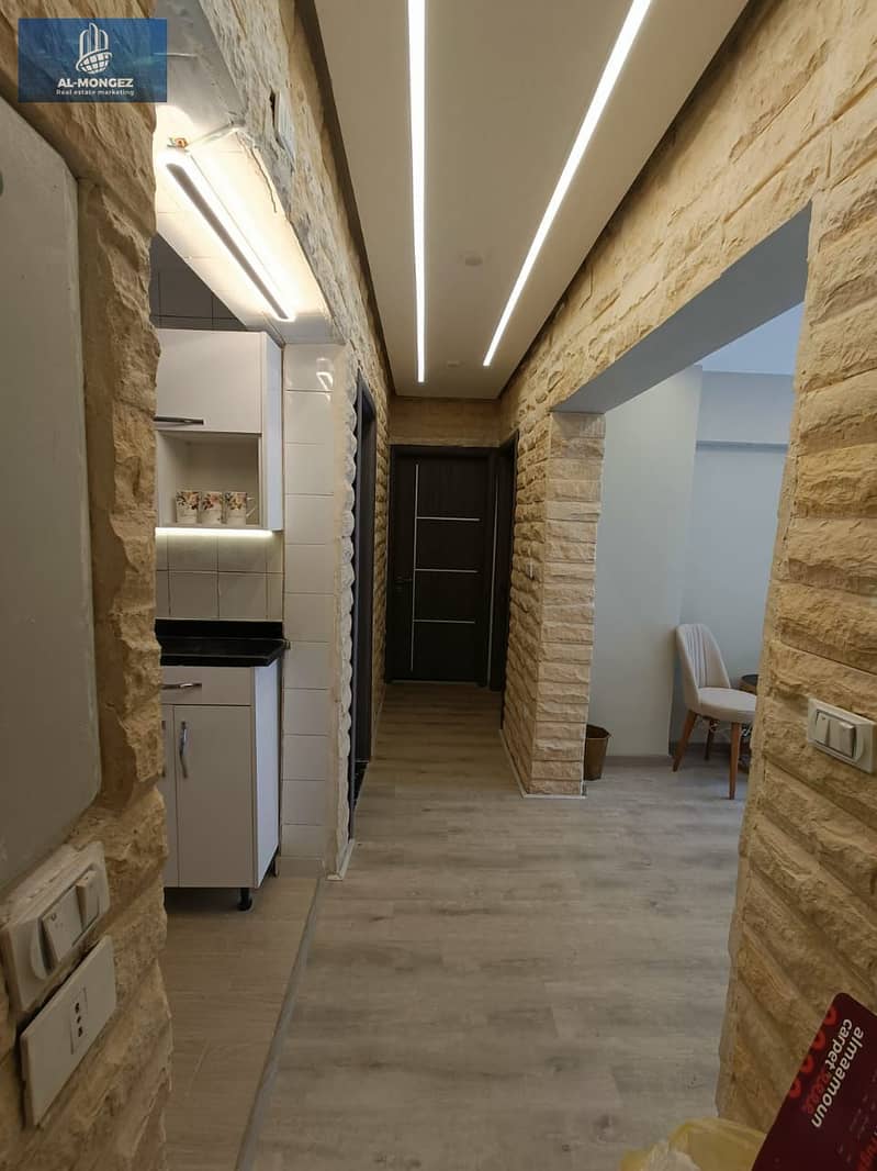 7 7c18a09a-e392-46d8-b6b9-ec646a0afbb9. jpg