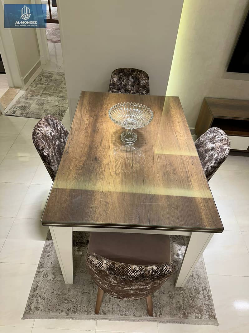 4 4ff4d327-4afd-45c1-beed-1b9d192c0dda. jpg