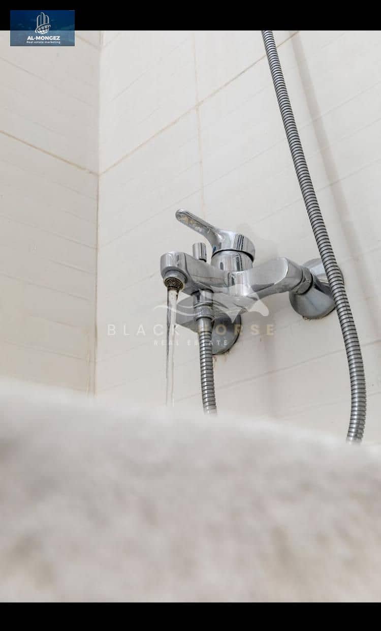 9 3f83476f-3913-4da4-a7db-6c6582c03ab0. jpg