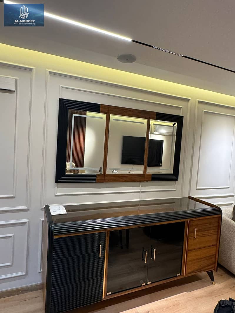 5 3a53d96d-d0c4-47b8-83f1-67c0c63deff9. jpg