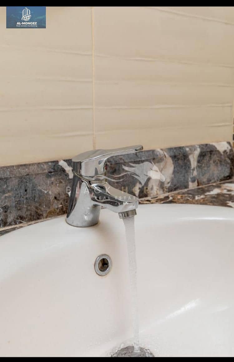 10 6e86a5dc-6ee2-42fe-b6fa-a4397e7ab2c1. jpg