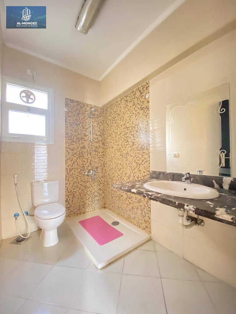 7 920eac53-ee76-437d-a426-960138905e6a. jpg