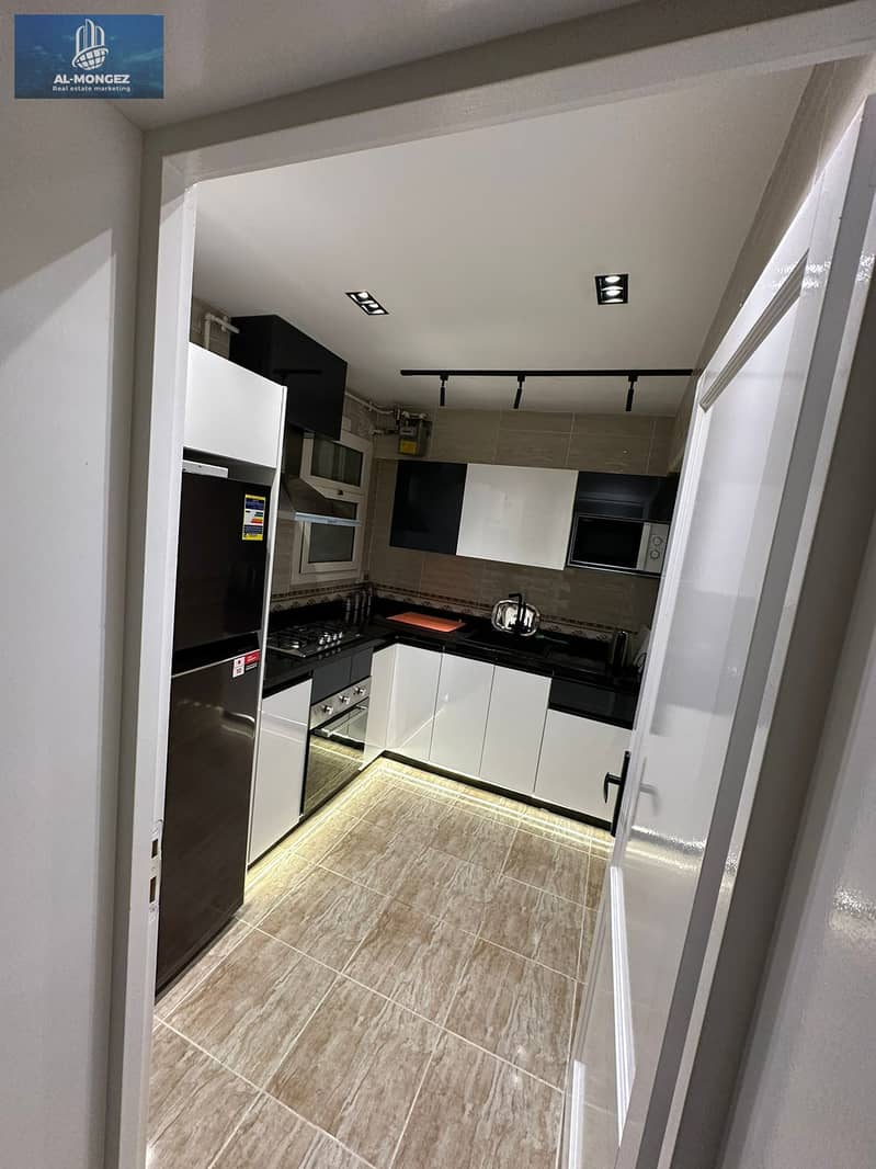 12 f0382f7d-dac0-4308-91e2-0686461d9d2b. jpg