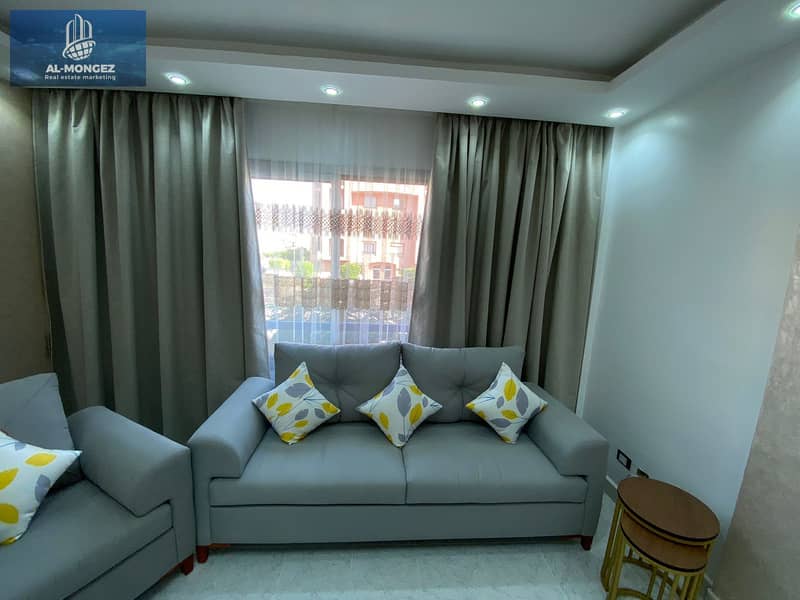 8 f76094c9-1cd5-4dfd-b739-a7d735913533. jpg