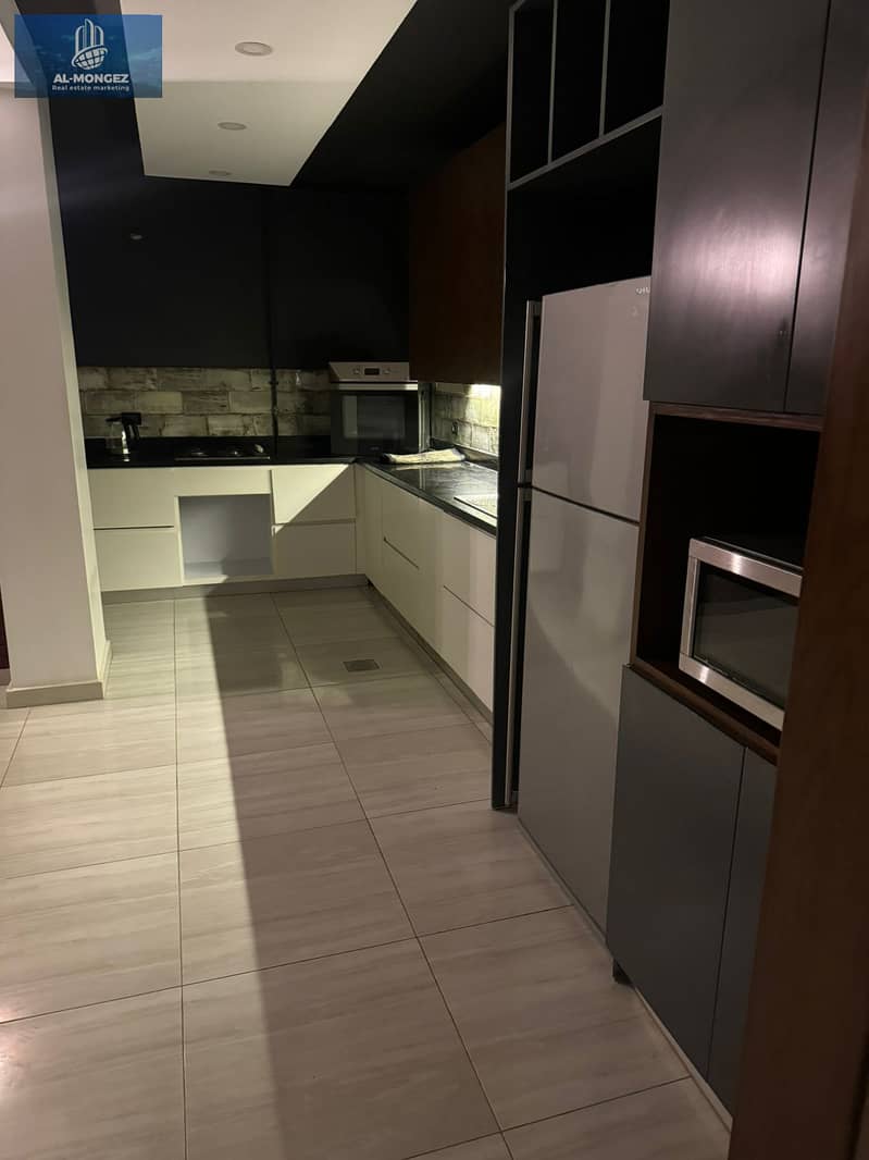 4 5e5f1b6d-b04a-485d-813d-b45df500af47. jpg