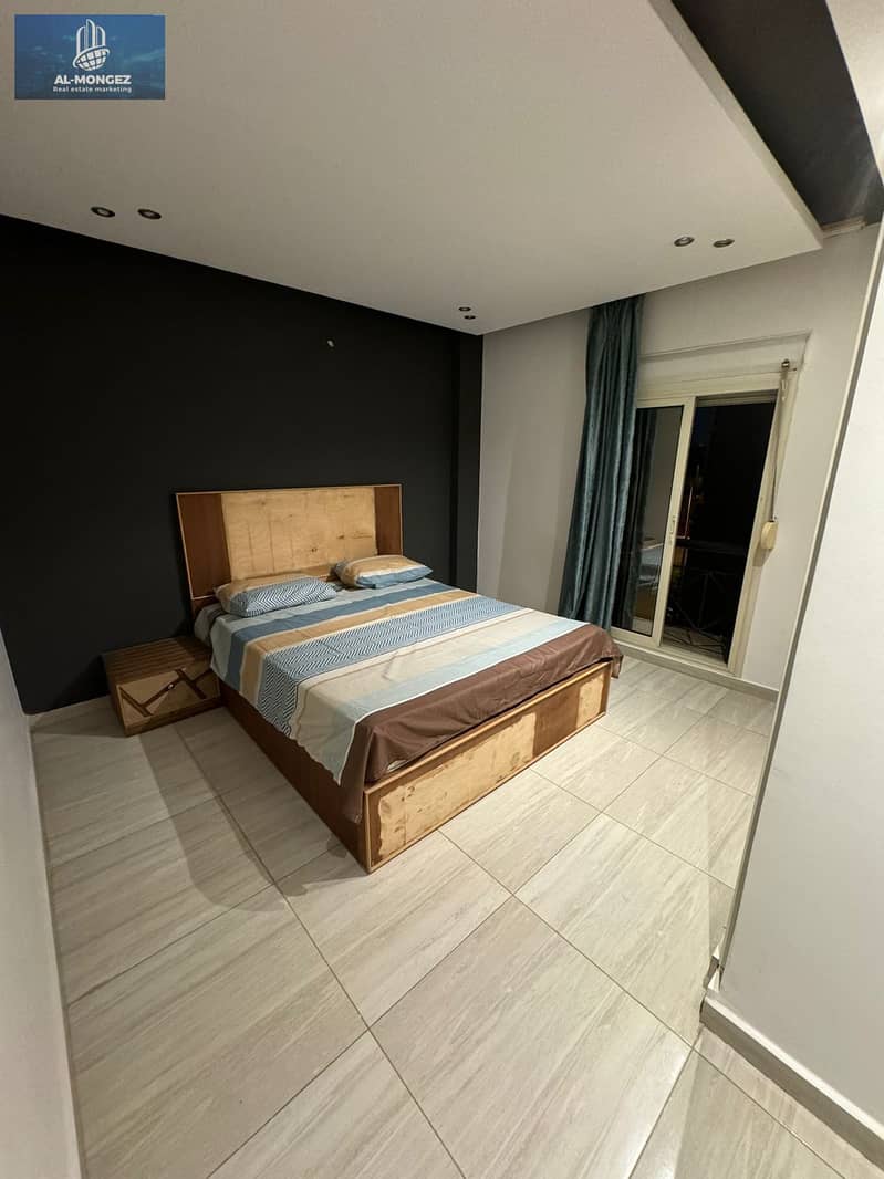 12 2ed1e8d8-d173-47ba-87d9-06d7188d29d8. jpg