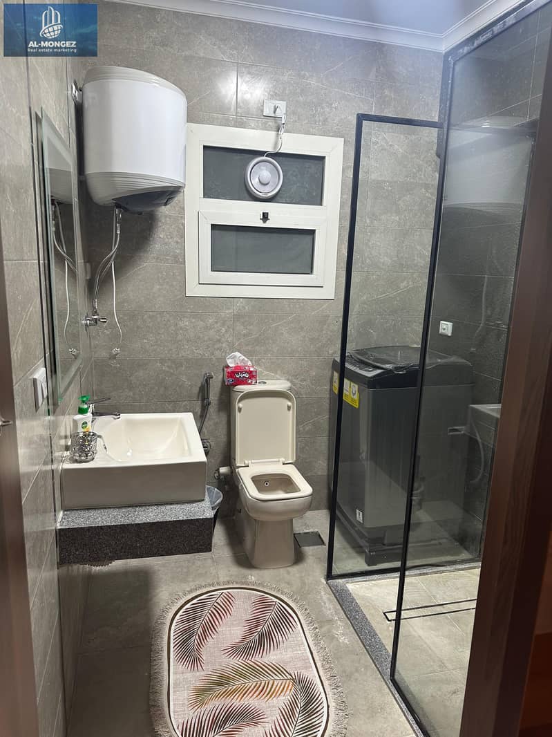 12 02571d86-3c6d-4b21-a4b3-dd1a3b07c811. jpg