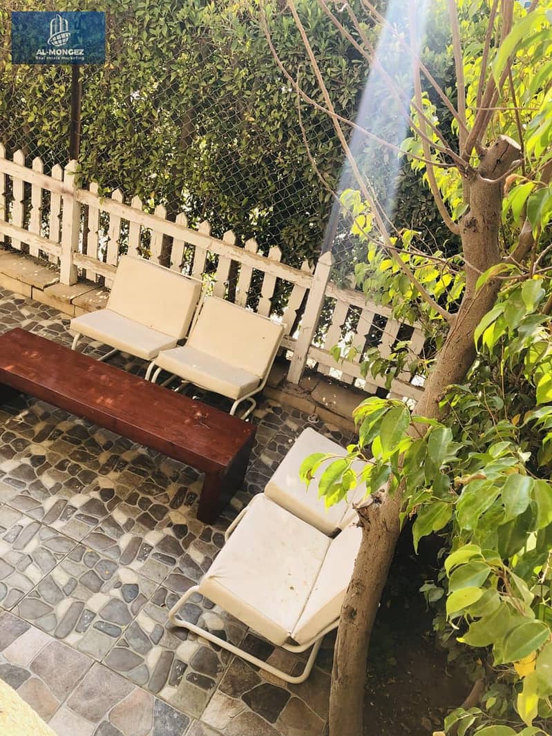 12 842cf82b-9037-4096-924a-c12c11b42b3d. jpg