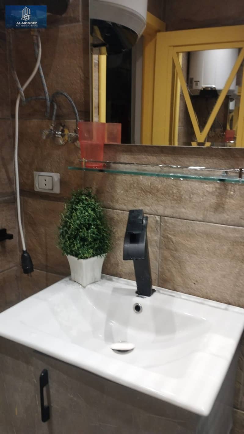 8 4cf18e38-874e-46d1-867f-b44e3040e280. jpg