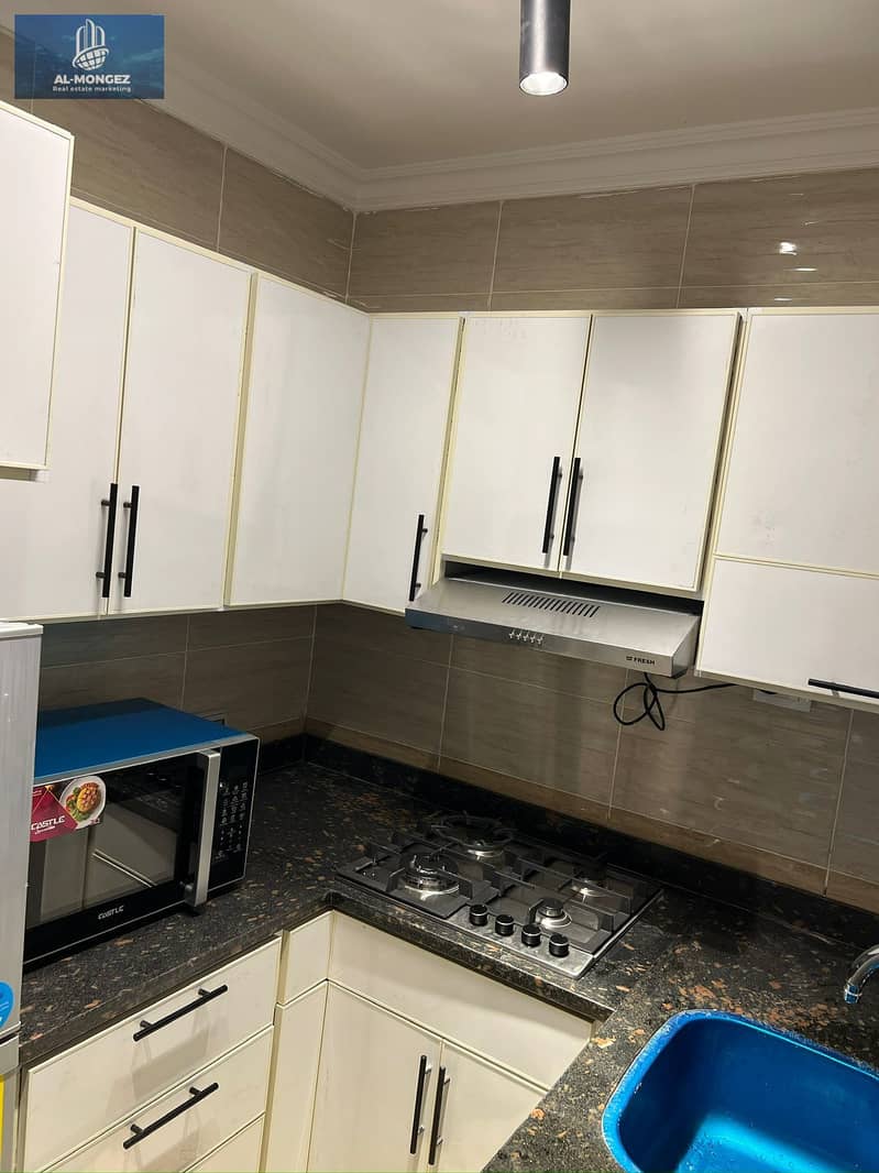 7 ef77fae1-db0b-4e03-ae48-3f4cf700d30f. jpg