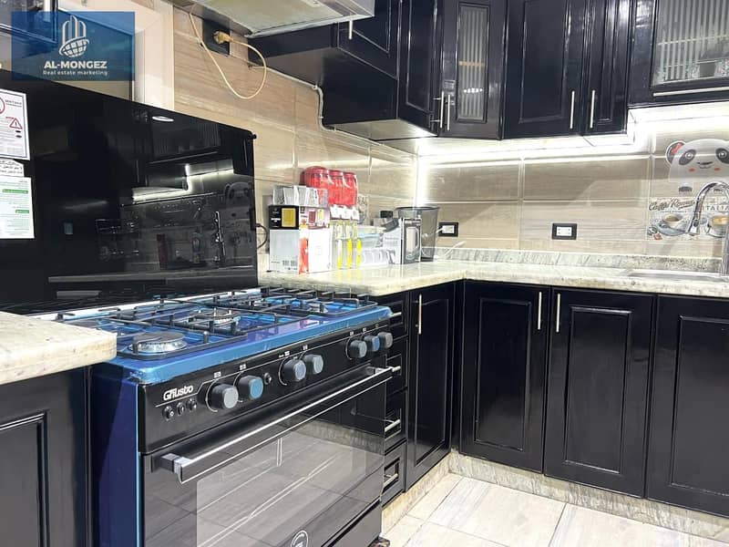 11 050f4b27-d4d2-4c33-a9f3-fae75ef82345. jpg