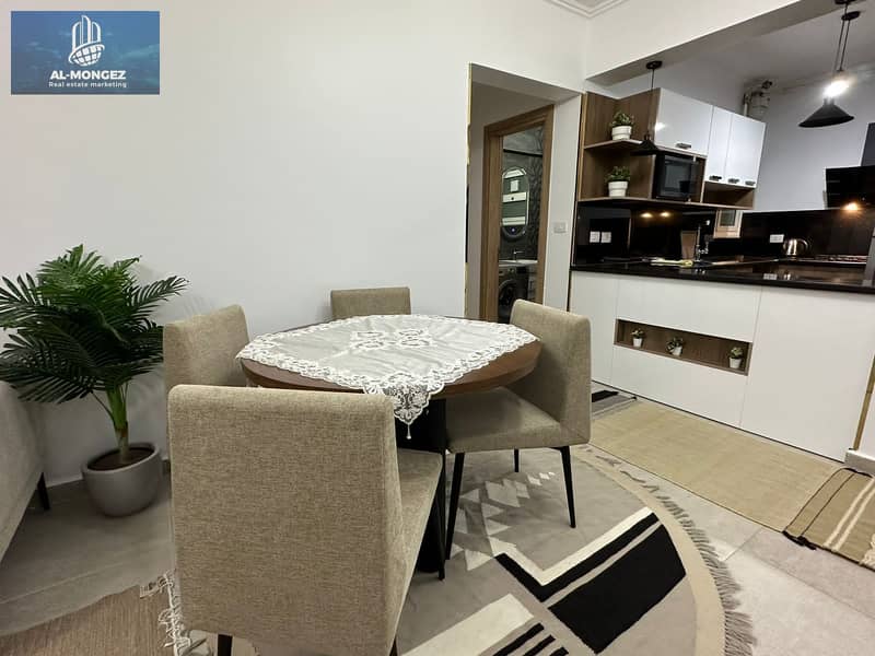 9 0a04fae9-dac2-42a4-af56-a6f55a5df82e. jpg