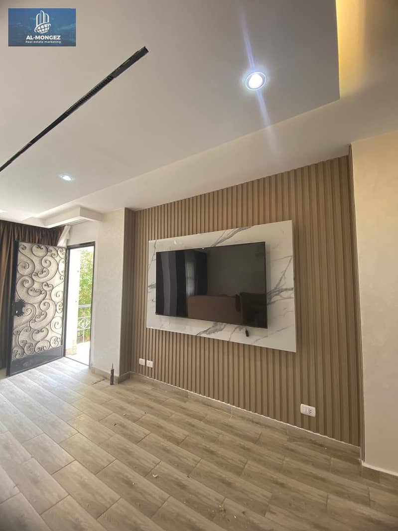 4 9847ed19-3e50-4b73-a6bc-c210ff4b1a32. jpg