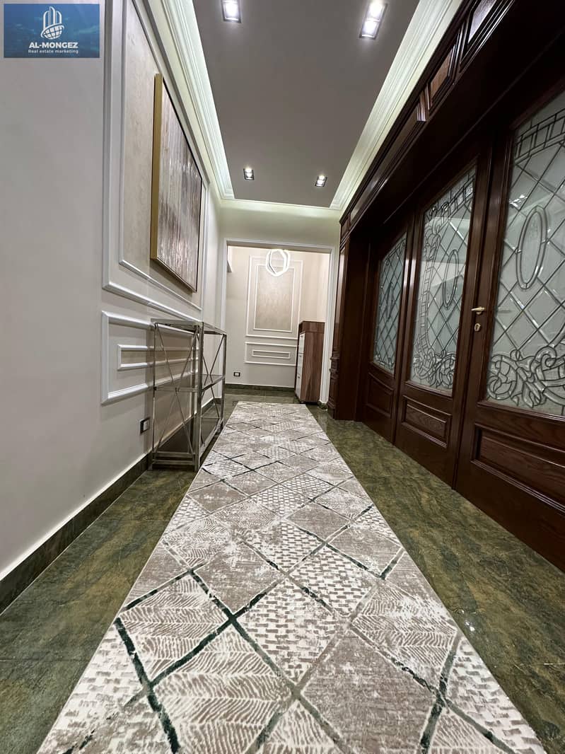 12 00b15826-3563-44cc-bff2-ee65fa653377. jpg