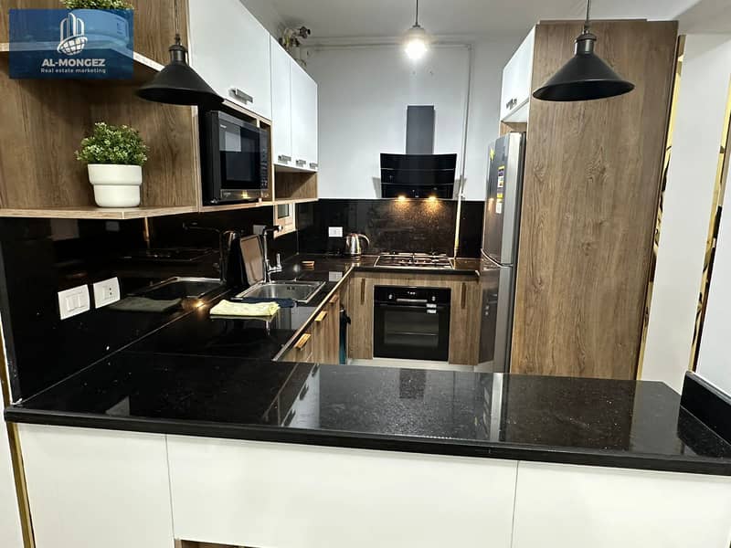 11 c04fd0bb-d5e3-4603-bbfa-2a86f2aa66f6. jpg