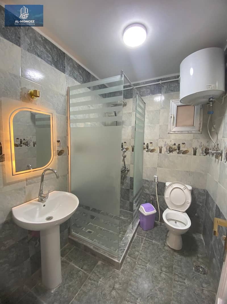 8 f273bc28-5319-49d0-9bd9-374e2f509126. jpg