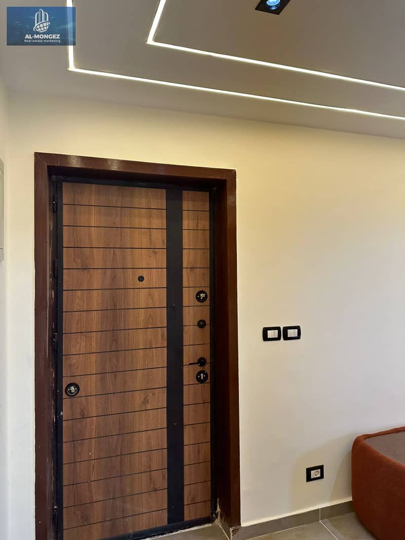 28 33667dd5-28f4-49ee-b1c7-6ae624f8d033. jpg