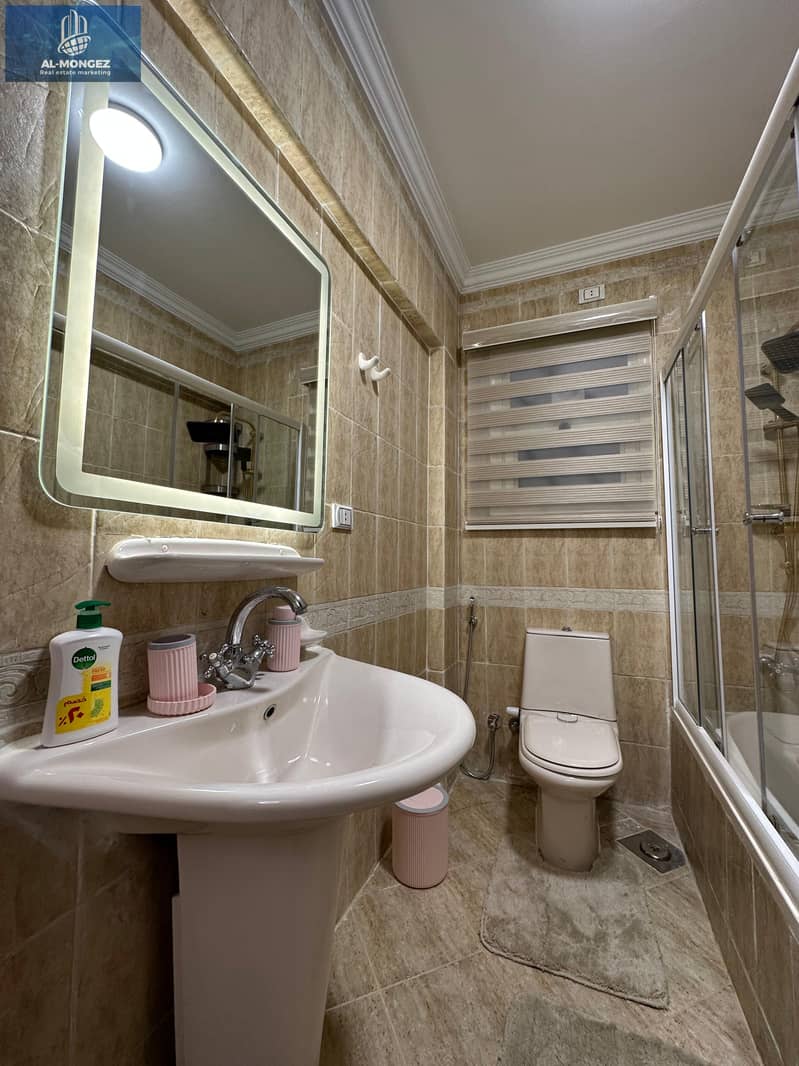 27 8a810aff-b668-43e4-8277-8ff4222c3df5. jpg