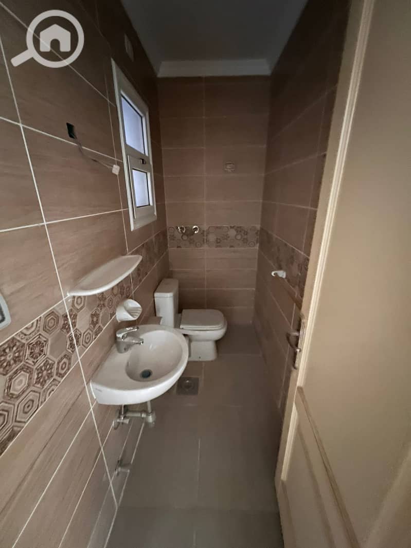 10 0100e1c9-a1e6-40a6-b872-0cc107c049f8. jpg