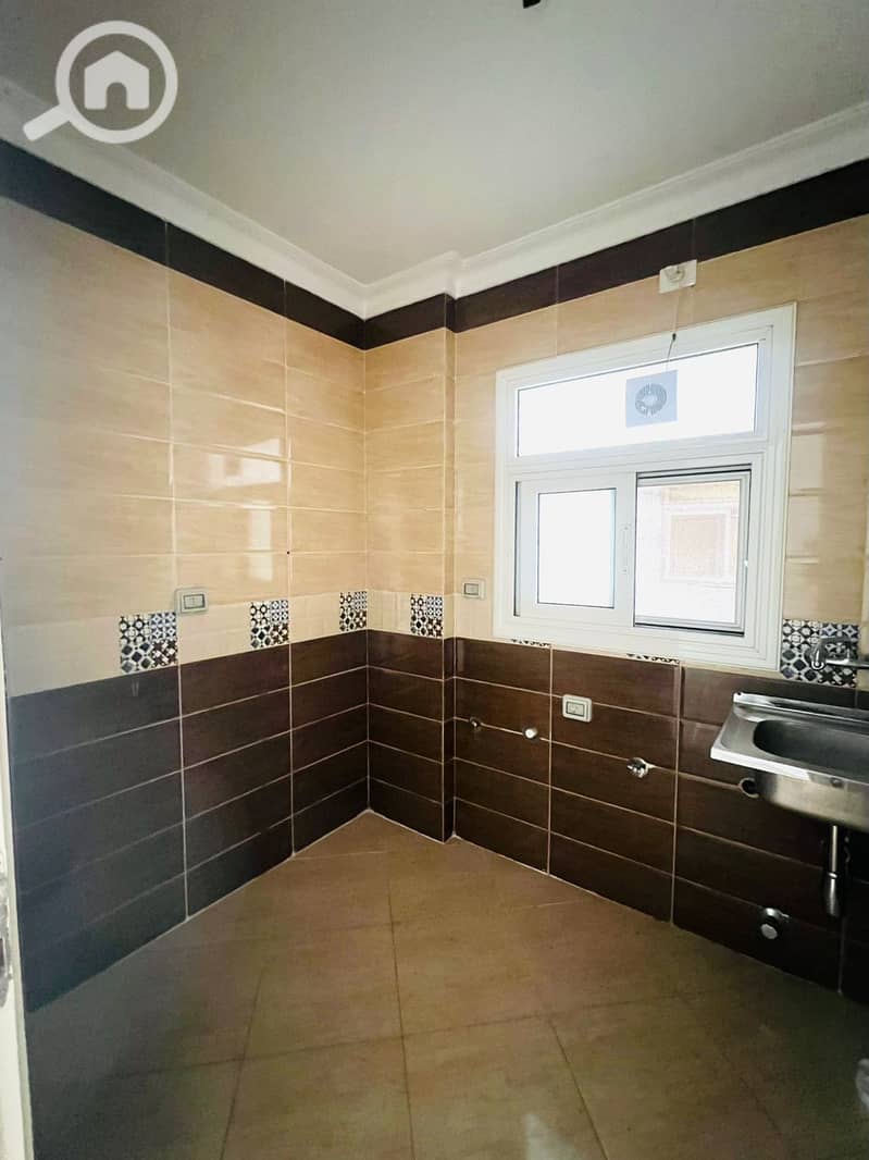 8 65f62253-6daa-4d3f-8705-d0f1cbb0793e. jpg