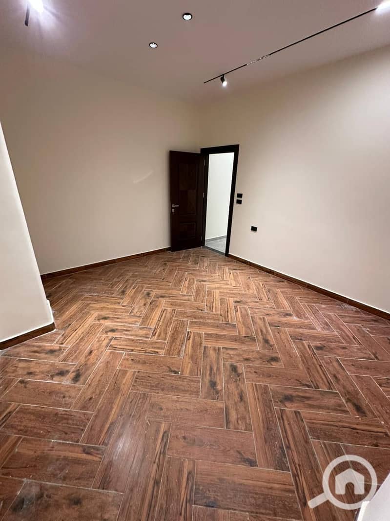 4 367ab8ce-86f2-4cd6-a4b3-469d56547195. jpeg