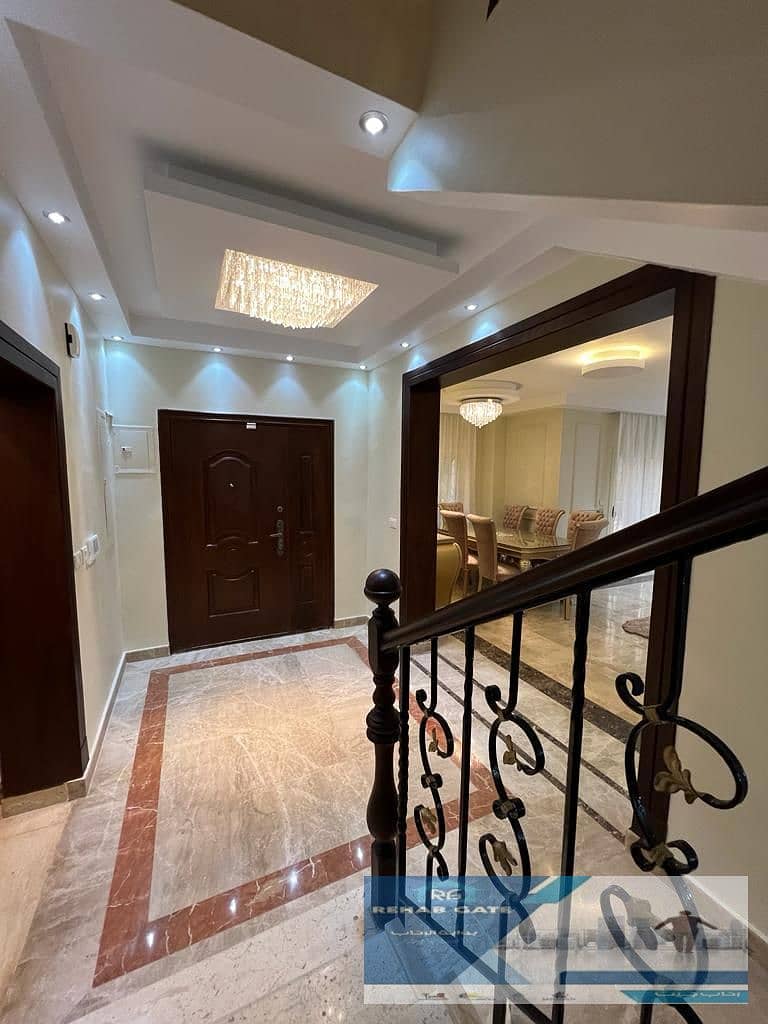 4 3ef3d5a6-8c8e-4f88-a00e-6dc154c18489. jpg