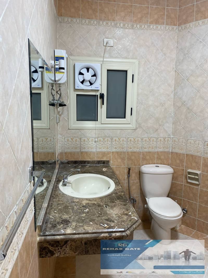 10 68bb8af5-5045-4b61-a135-857a5c833ec2. jpg