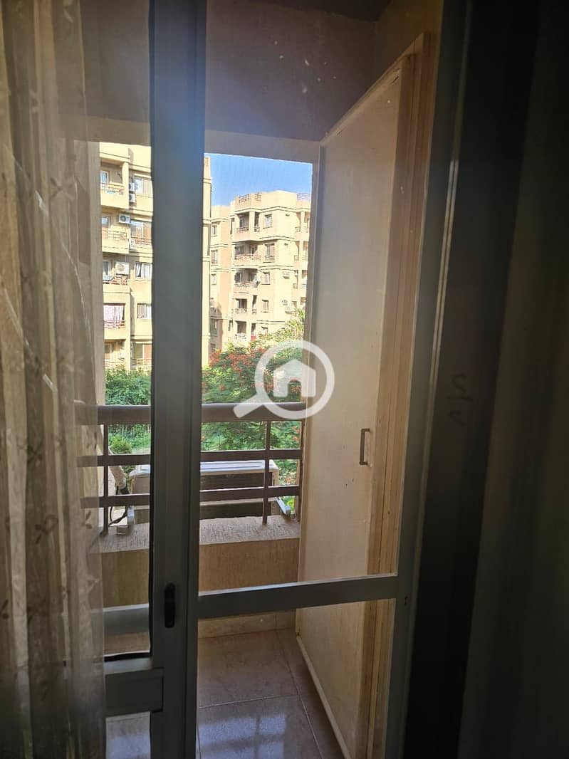 10 c3c1100a-5c6b-45a2-bd92-531d60363418. jpg