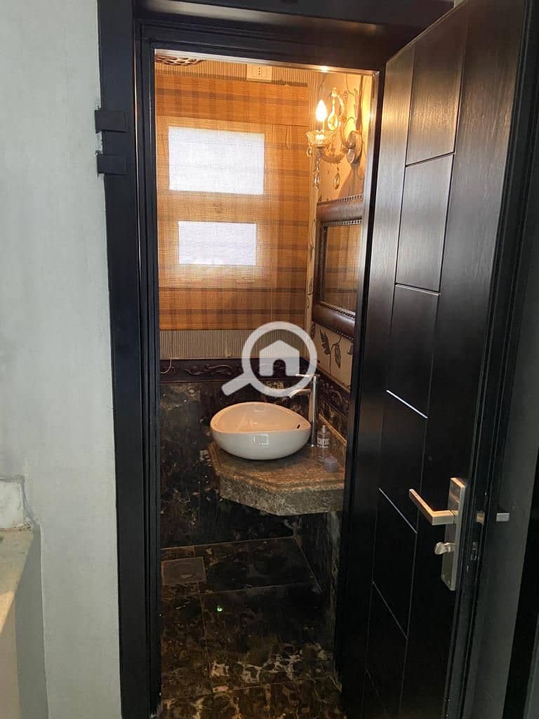 8 432d1c8b-a4cf-4ed7-aaf4-6cca194dbeaa. jpeg