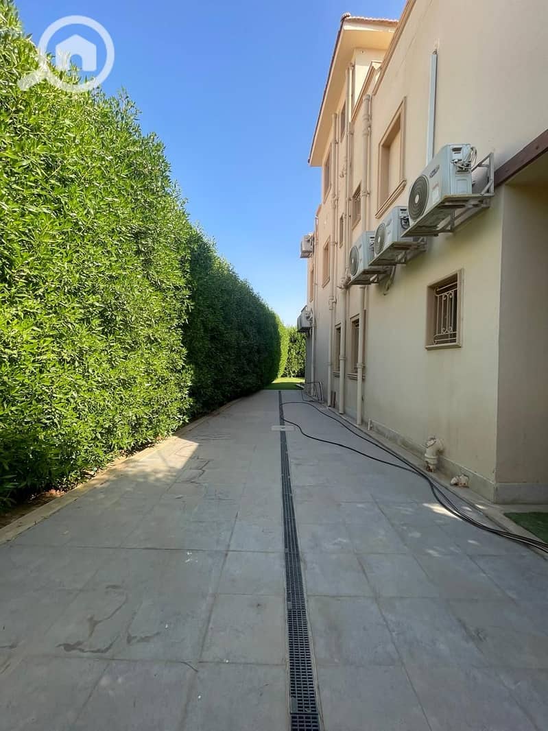 6 2becdf6a-5d81-4e2b-86f3-0260d8a91441. jpeg