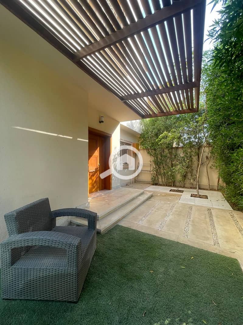 29 55f0f42a-7d72-4502-8549-a8b62093ba90. jpeg