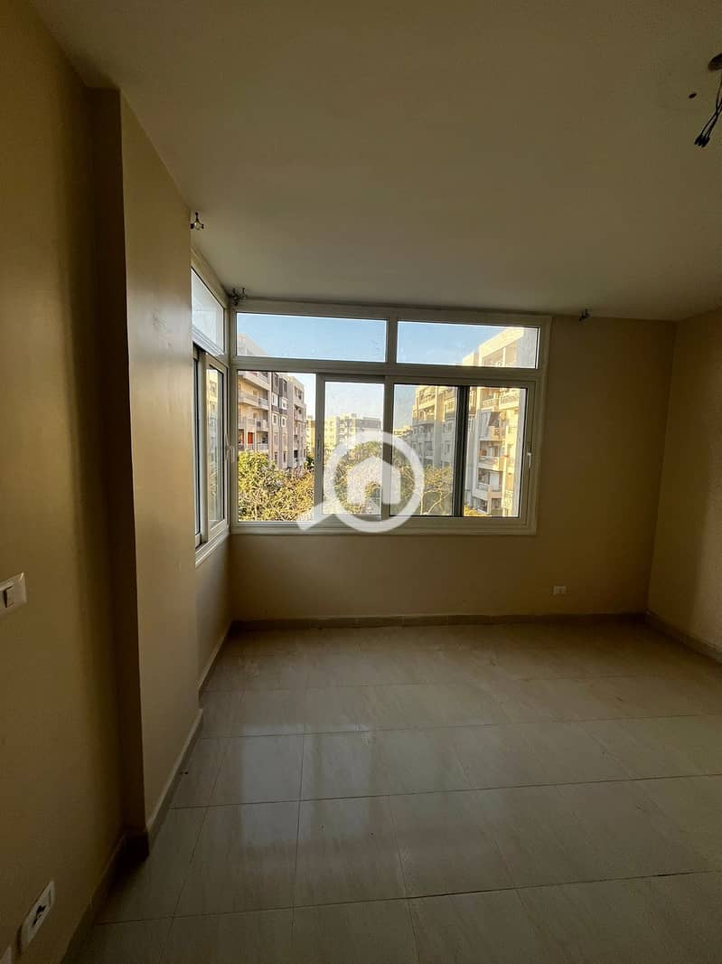 4 WhatsApp Image 2025-12-11 at 11.48. 24_1cd926e0. jpg