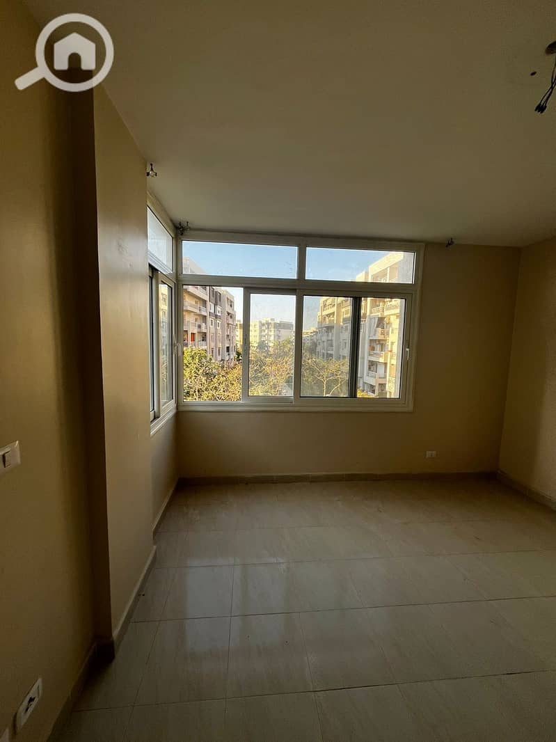 4 WhatsApp Image 2025-12-11 at 11.48. 24_1cd926e0. jpg