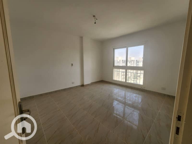 5 WhatsApp Image 2025-11-16 at 20.44. 52_7075bfa0. jpg