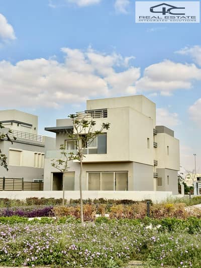 6 Bedroom Villa for Sale in New Cairo, Cairo - WhatsApp Image 2025-04-12 at 12.49. 25 PM (2). jpeg 6 Bedroom Villa for Sale in New Cairo, Cairo - WhatsApp Image 2025-04-12 at 12.49. 25 PM (2). jpeg