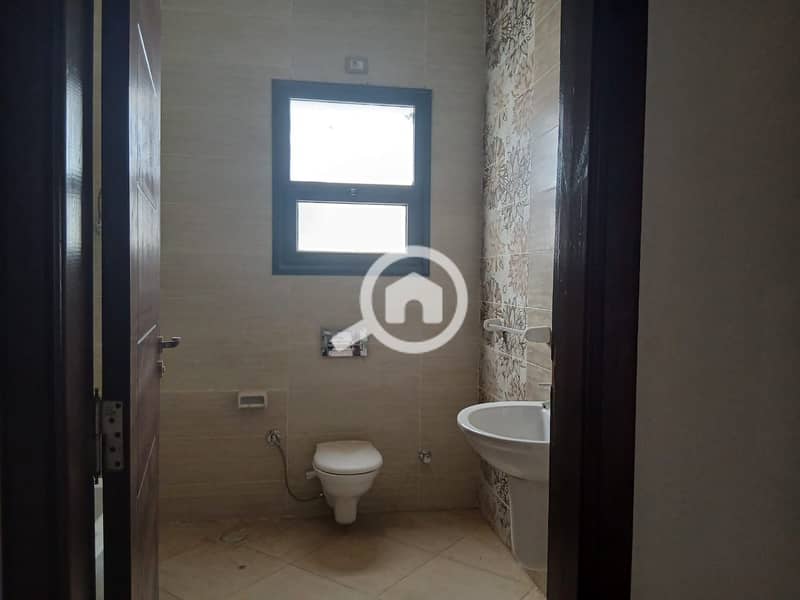 5 WhatsApp Image 2025-02-23 at 12.54. 34_81430ebe. jpg