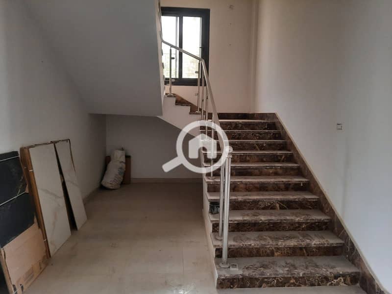 12 WhatsApp Image 2025-11-03 at 14.57. 27_78fbbf7c. jpg