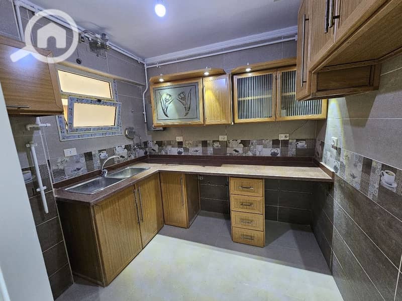 6 e850079b-6159-4178-bcab-6ac62f35d6c0. jpg